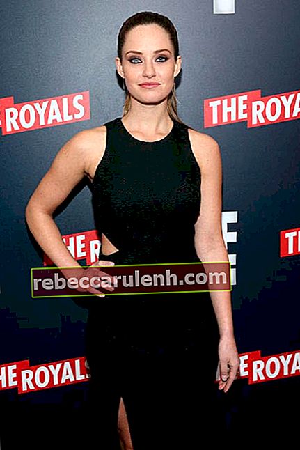 Мерритт Паттерсон на премьере сериала The Royals New York в марте 2015 года