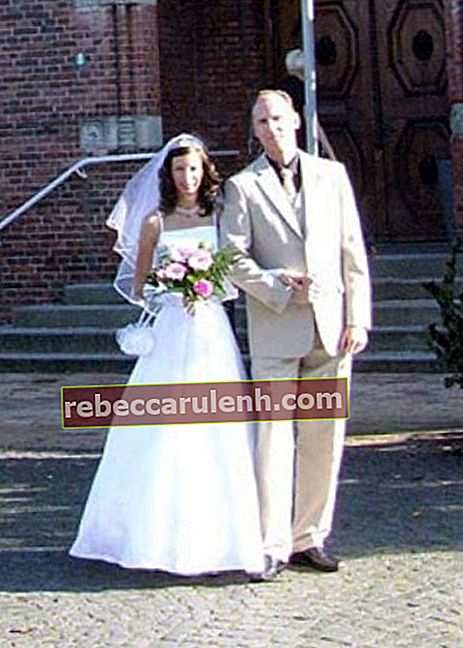 Иоана Спангенберг на фотографии с мужем Яном, сделанной в день свадьбы в 2006 году.