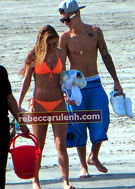 Шантель Джеффрис и Джастин Бибер на пляже в Майами, январь 2014 г.