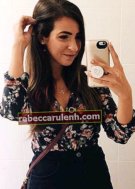 Габби Ханна в селфи в Instagram в августе 2016 года