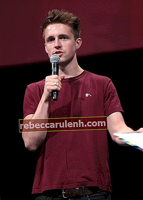 Маркус Батлер выступает на VidCon 2014