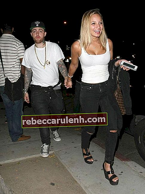 Мак Миллер и его бывшая девушка Номи Лизер в ночном клубе Hooray Henry, Калифорния, август 2015 года.