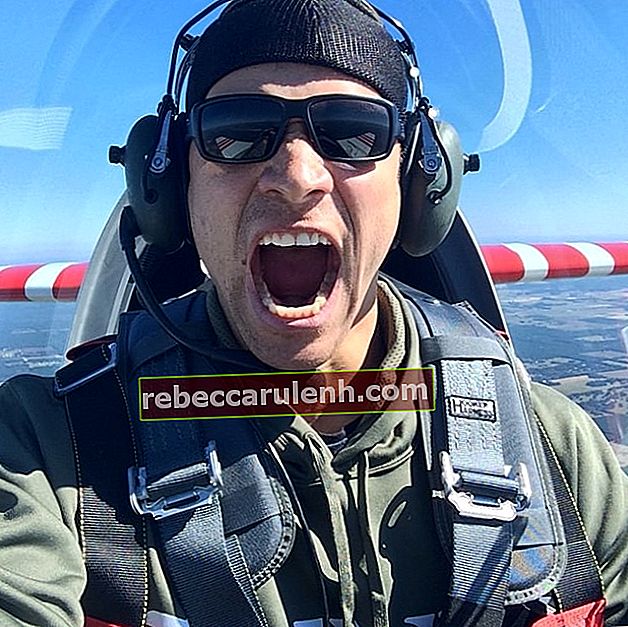 Jimmy Graham macht im Januar 2015 ein Flugzeug-Selfie