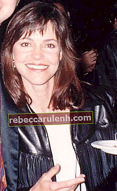 Салли Филд во время 62-й церемонии вручения премии Оскар в марте 1990 года.