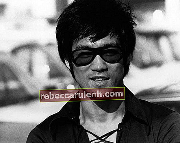 Bruce Lee posiert für ein Model-Fotoshooting