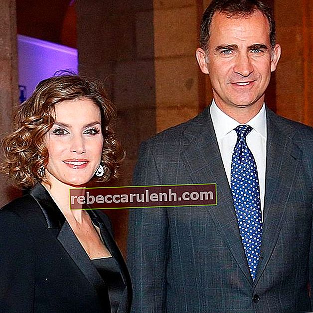 Король со своей женой королевой Испании Летицией, 24 ноября 2015 г.