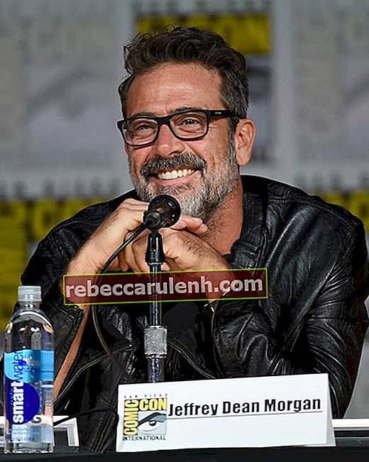 Джеффри Дин Морган выступает на Comic-Con International 9 июля 2015 года в Сан-Диего, Калифорния.