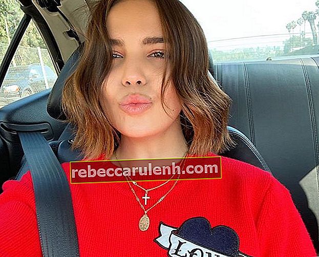 Bailee Madison in einem Auto Selfie im Juni 2019
