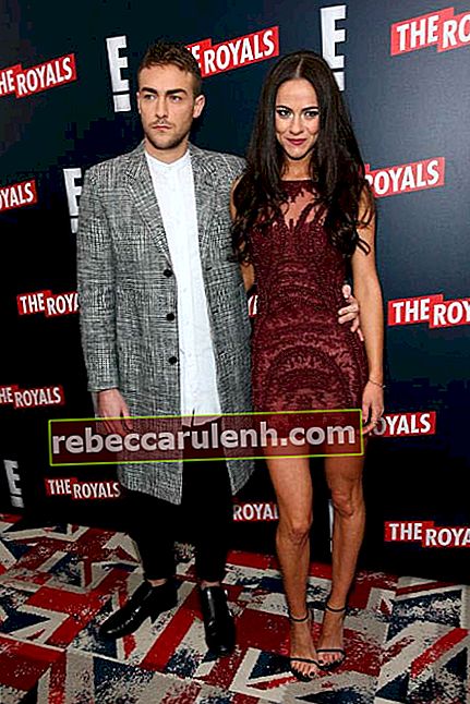 Александра Парк и Том Остин на премиерата на поредицата The Royals в Ню Йорк през март 2015 г.