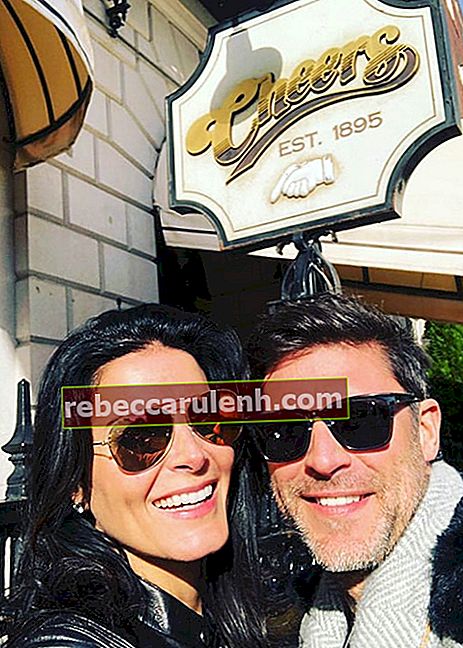 Angie Harmon avec son petit ami Greg Vaughan dans un selfie Instagram en octobre 2018