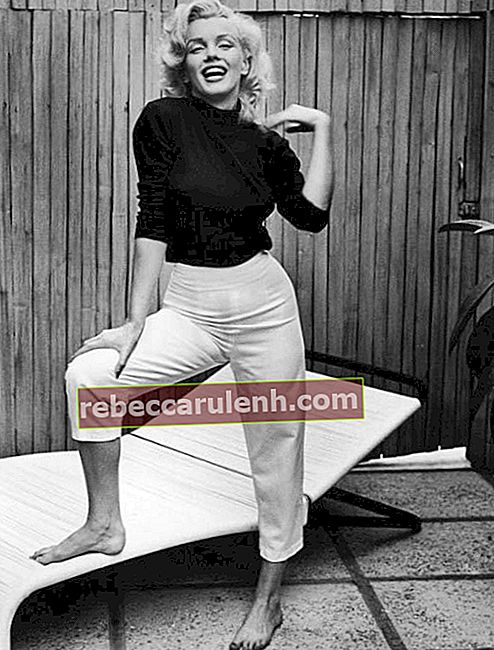 Marilyn Monroe pose pour une séance photo de mannequinat