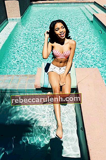 Teala Dunn verbringt 2014 Zeit am Pool