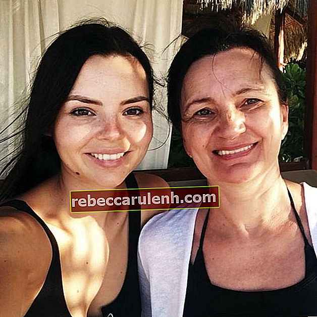 Eline Powell vue dans un selfie avec sa mère pris en mai 2019