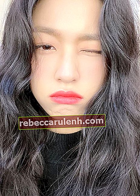Kim Seol-hyun vue dans un selfie pris en décembre 2019