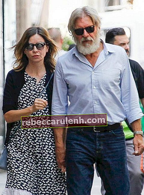 Calista Flockhart et son mari Harrison Ford en vacances à Barcelone, Espagne en juillet 2016