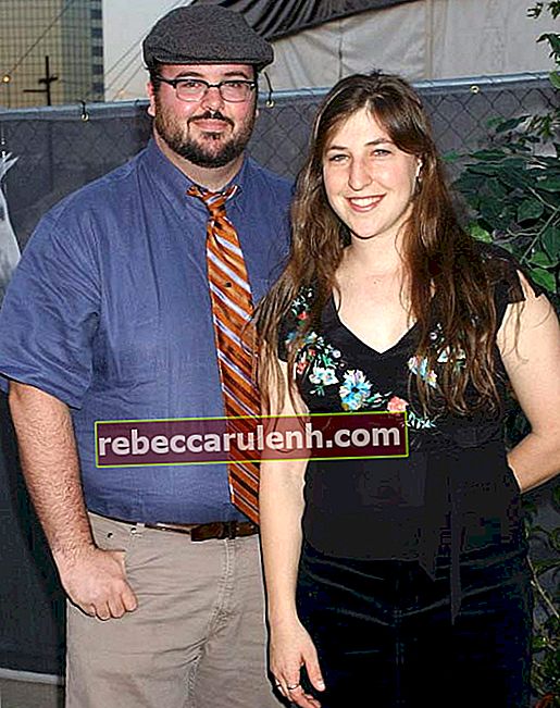 Mayim Bialik et son ex-mari Michael Stone lors d'un événement privé en 2004