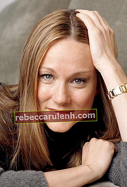 Laura Linney