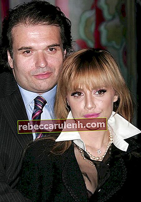 Британи Мърфи и съпругът му Саймън Монжак (когато е жив) присъстваха на прожекцията на Prada в Лос Анджелис на „Треперещи цветове“ в Prada на 19 март 2008 г.