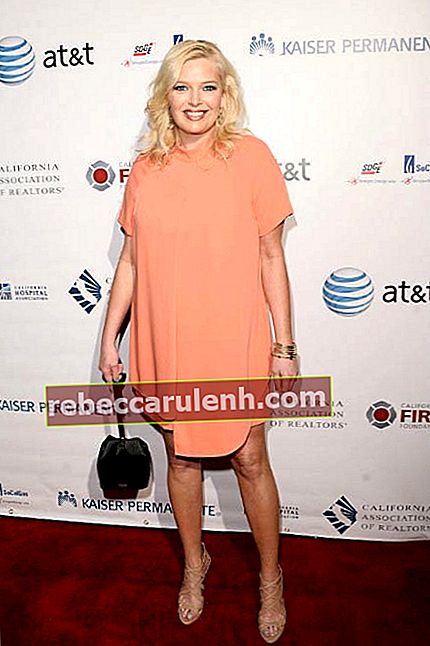 Melissa Peterman al gala della California Fire Foundation nel marzo 2016