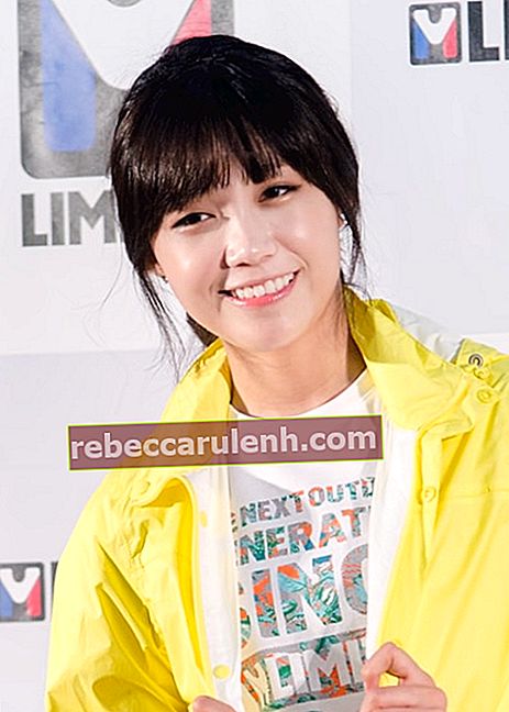 Jung Eun-ji come si vede mentre sorride in una foto all'ingaggio dei fan di M Limited nel giugno 2014