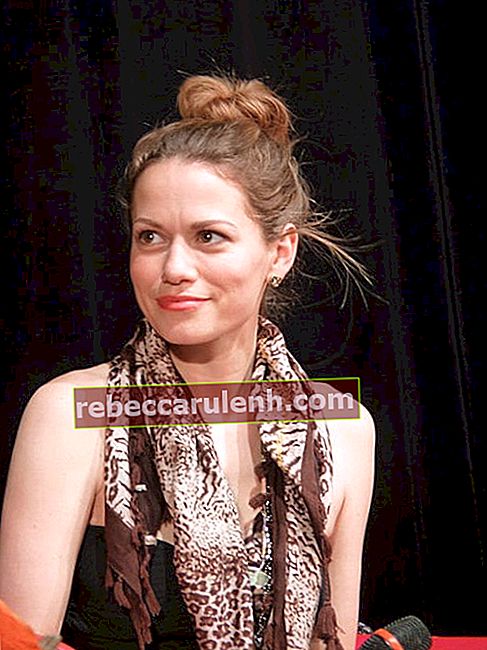 Bethany Joy Lenz im Februar 2012 bei Vogue Evenements "BACK TO TREE HILL" -Event in Frankreich