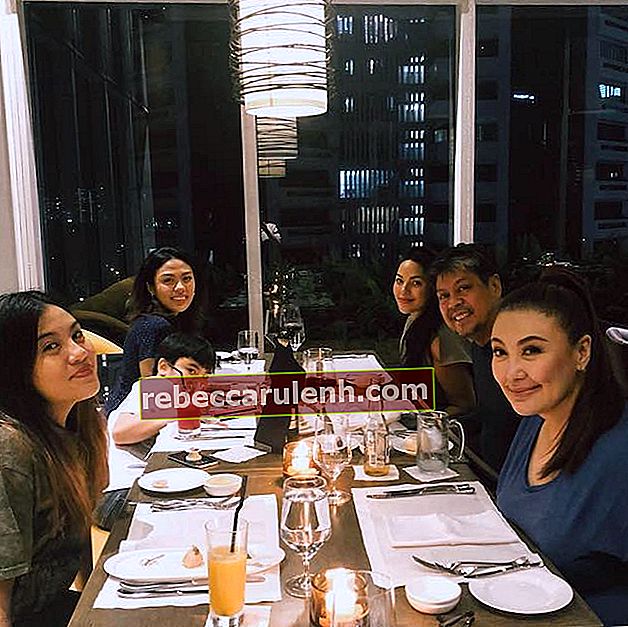 KC Concepción durante una cena in famiglia nel giugno 2018