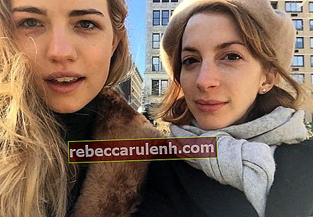 Willa Fitzgerald (a sinistra) e Molly Bernard in un selfie nel febbraio 2018