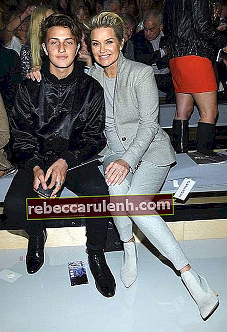 Анвар Хадид и Йоланда Фостър на модно ревю на Victoria's Secret 2015