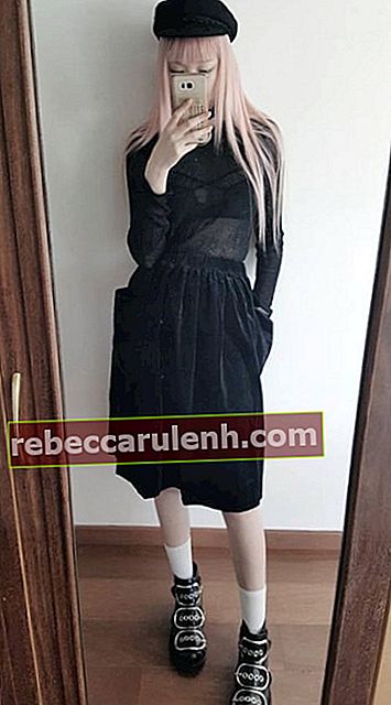 Fernanda Ly dans un selfie miroir au Sofitel Ipanema en mai 2016