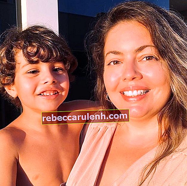 Флувия Ласерда, както се вижда на снимка със сина й Педро Ласерда, направена през юли 2020 г.