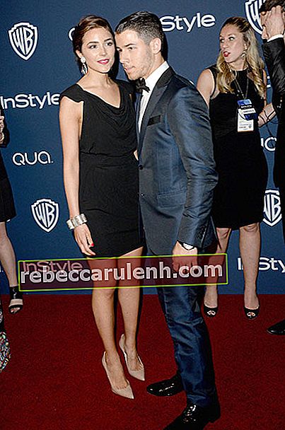 Оливия-Кулпо и Ник Джонас по време на наградите Golden Globe Awards 2014
