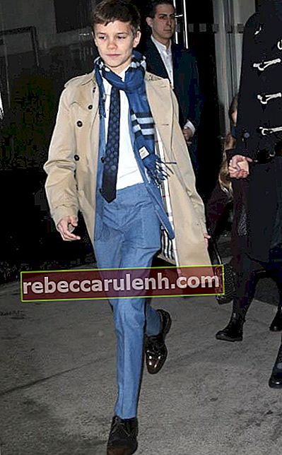 Romeo Beckham quittant l'hôtel à New York en février 2017