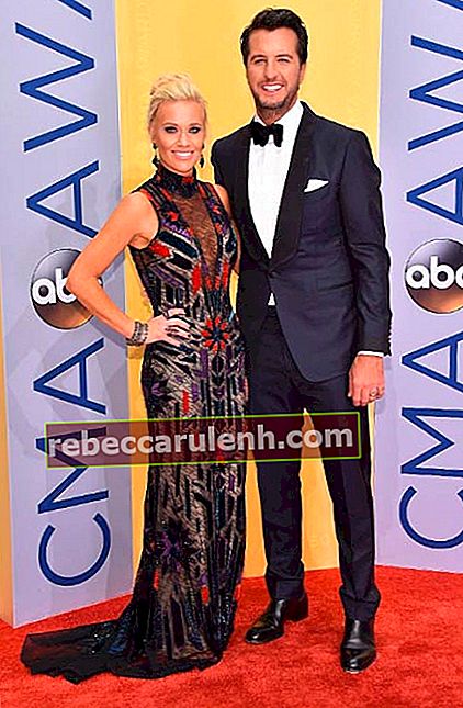 Люк Брайън и Каролайн Бойер на 50-те годишни награди CMA през ноември 2016 г.
