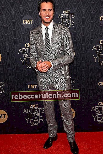Люк Брайън на събитието CMT Artist of the Year през октомври 2016 г.