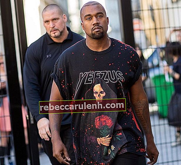 Kanye West trägt Yeezus während der Paris Fashion Week im Frühjahr / Sommer 2015