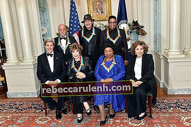 Billy posing with fellow 2013 Kennedy Center honorees Carlos Santana, Herbie Hancock, Shirley MacLaine, and Martina Arroyo in Washington D.C.
