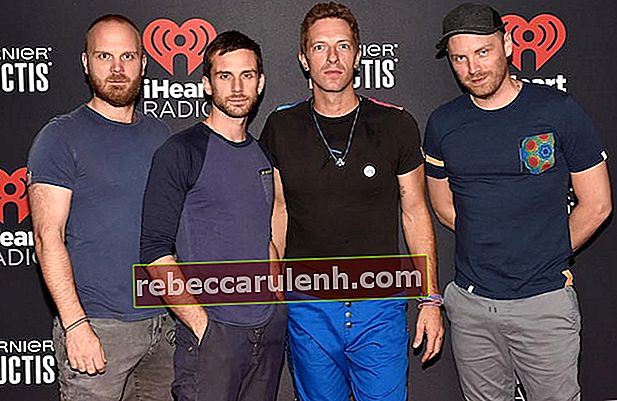 Участники Coldplay Уилл Чемпион, Гай Берриман, Крис Мартин и Джонни Бакленд на музыкальном фестивале iHeartRadio в 2015 году