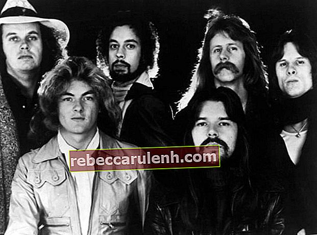 Bob Seger (in basso a destra) e la Silver Bullet Band nel 1977