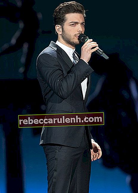 Gianluca Ginoble se produisant au Concours Eurovision de la chanson en mai 2015