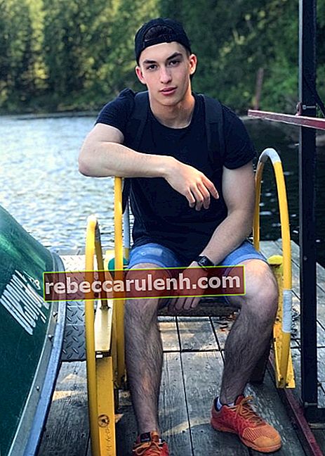 Josh Bogert w Loon Lake Lodge & Retreat w maju 2018 roku