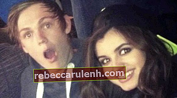 Caspar Lee et sa petite amie RUMORed Rebecca Black