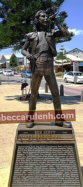 Статуя Бон Скотт во Фримантле, Западная Австралия