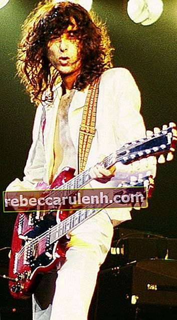 Jimmy Page comme on le voit lors d'un concert avec Led Zeppelin lors d'un concert à Chicago, Illinois en 1977