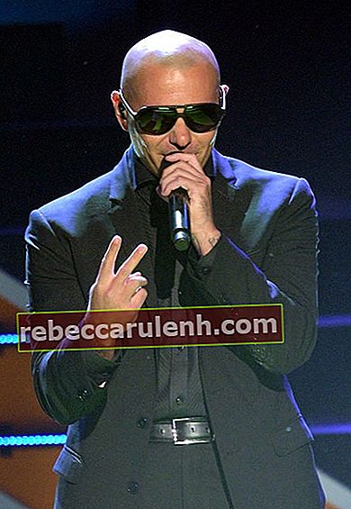 Pitbull se produisant au 26e prix annuel du choix des enfants Nickelodeon