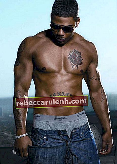 Nelly ohne Hemd in einem Model-Fotoshooting