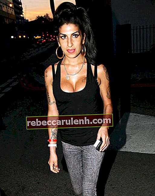 Amy Winehouse Brüste