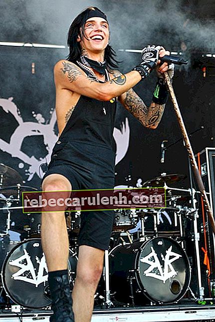 Анди Биерсак като част от рок групата, Black Veil Brides