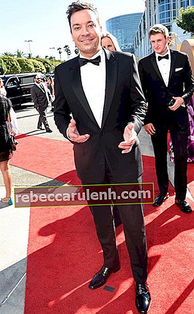 Jimmy Fallon durante gli Emmy Awards 2015