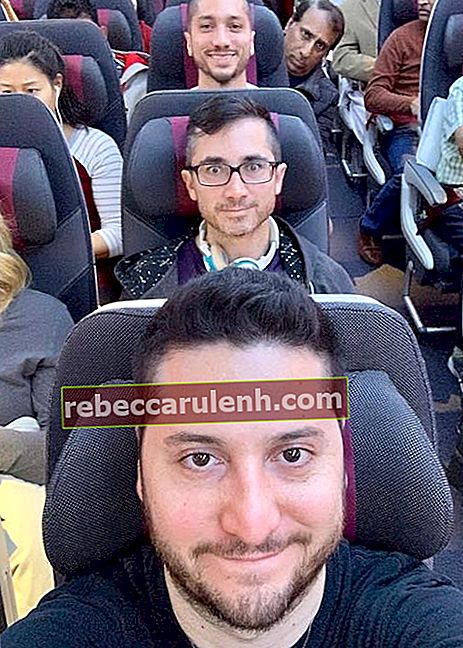 Alejandro Manzano prenant un selfie à Doha, au Qatar, en janvier 2019