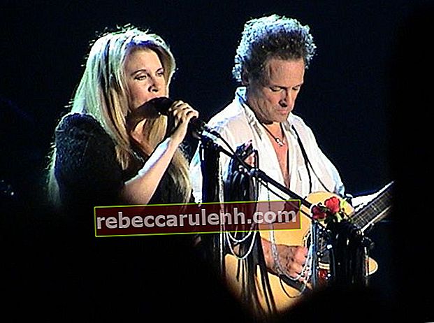 Stevie Nicks et Lindsey Buckingham effectuant à Oberhausen en Allemagne en 2003